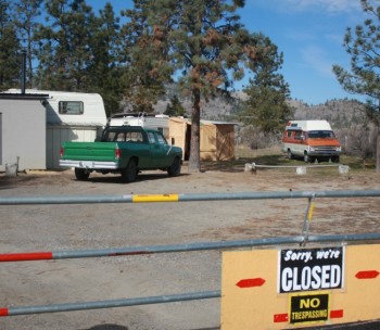 a closed sign22