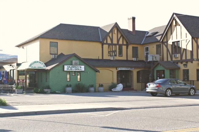 pub two22